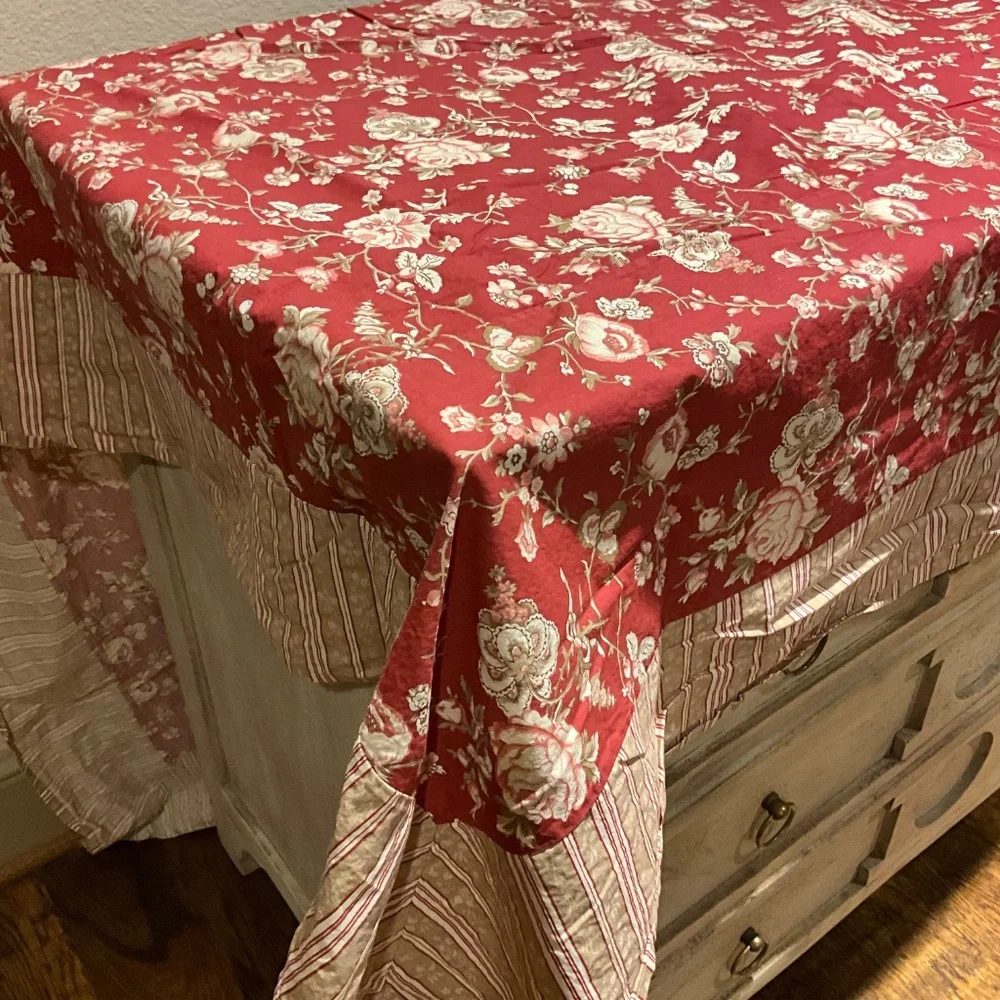 WILLIAMS SONOMA Red Tan Floral Stripe Tablecloth Cotton 70 x 108 Table Cloth